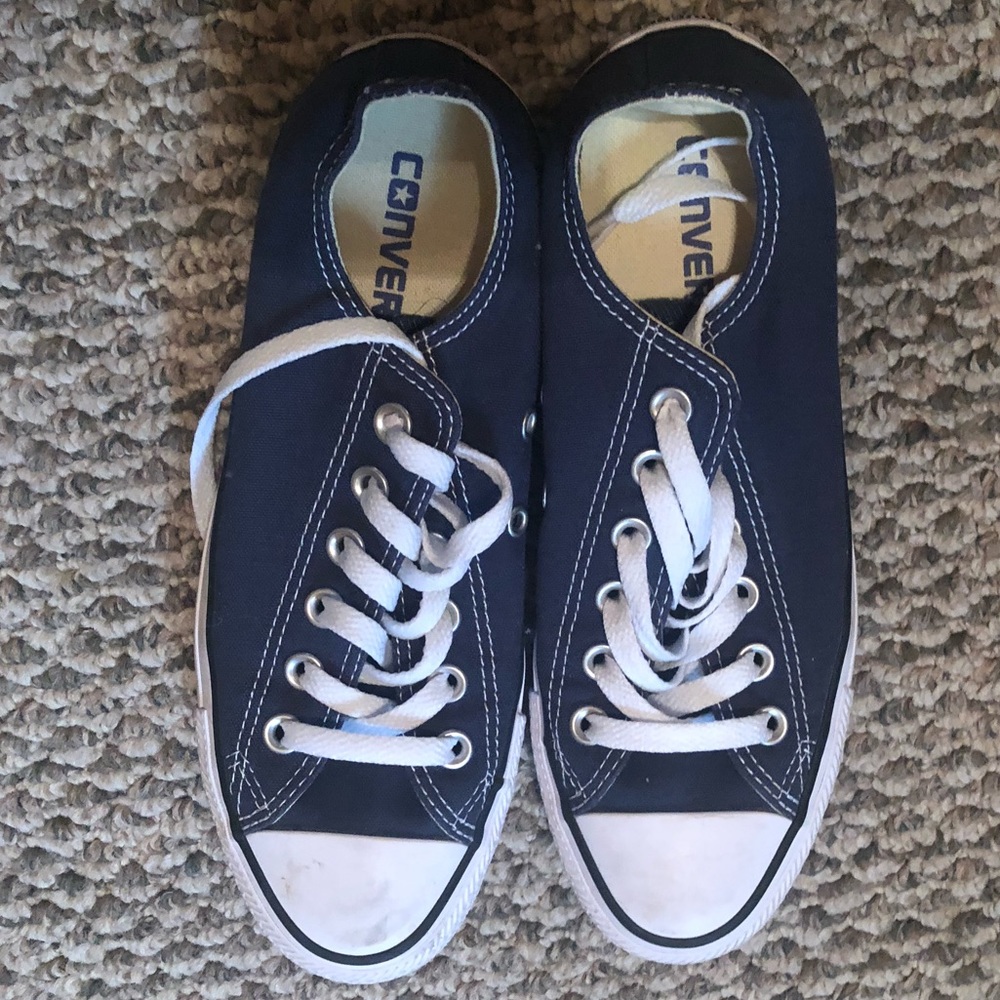 Navy converse shoes size 7 in women’s